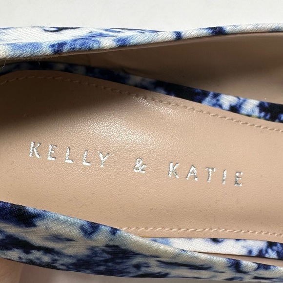 Kelly & Katie Misha Women Floral Pump - Picture 14 of 14